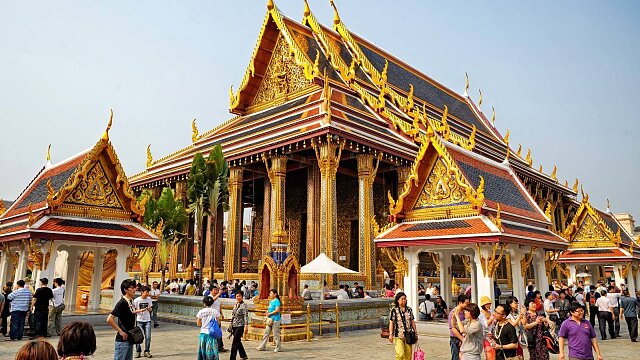 temple of emerald buddha thailand